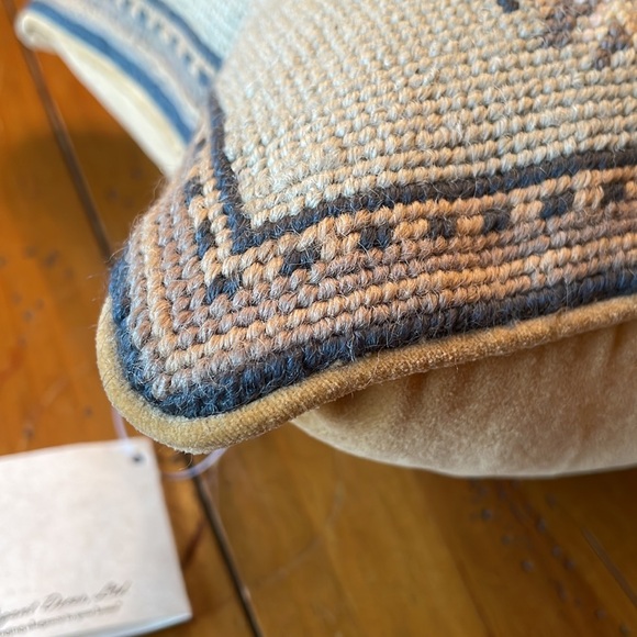 Embroidered needlepoint dog pillow shih tzu - Picture 2 of 10